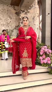 Ensemble Salwar Kameez avec Dupatta, entièrement brodé et prêt à porter, entièrement cousu. - Product Image 3