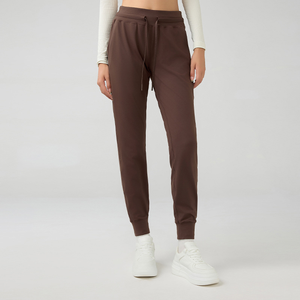 Pantalon de survêtement à séchage rapide pour l'entraînement, avec taille élastique et chevilles côtelées, à prix abordable - Product Image 4