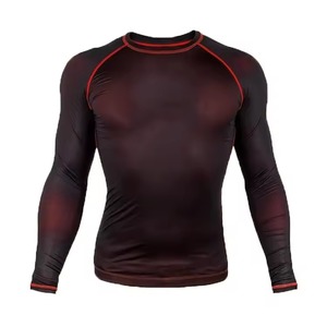 T-shirt de compression pour homme, couleur unie, coupe ajustée, protection anti-irritation, équipement de combat pour hommes – Vente en gros personnalisée, tendance actuelle - Product Image 1