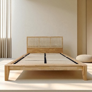Marco de cama tamaño Queen personalizable respetuoso con el medio ambiente de madera de caucho minimalista muebles de dormitorio B2B proveedor Vietnam - Product Image 1