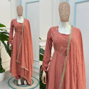 ชุดเดรส Anarkali ผ้าไหมครีมปักลายสไตล์อินเดีย-ปากีสถาน พร้อมผ้าคลุมไหล่ ตัดเย็บสำเร็จสำหรับงานแต่งงานและงานเลี้ยงสำหรับผู้หญิง - Product Image 6