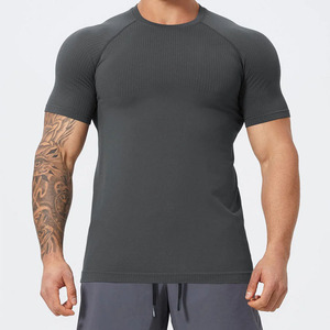 En gros T-shirt de compression pour homme à manches courtes, col rond, séchage rapide, sous-vêtement de sport moulant pour l'entraînement - Product Image 1