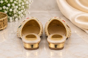 Sandalias Planas de Moda para Mujer con Perlas y Diamantes de Imitación, Antideslizantes, Tipo Mule, Punta Abierta, Doradas, para Vacaciones en la Playa - Product Image 4