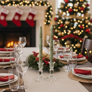 Velas Cónicas Pintadas a Mano en Verde Salvia con Detalles en Dorado - Diseño Floral Elegante con Hojas, para Navidad, Pascua, Fiestas, Bodas de Lujo - Product Image 1