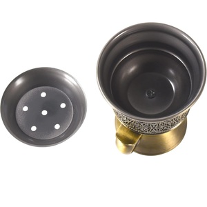 Brûleur d'encens élégant en laiton antique Kraft World avec motif filigrané orné et deux poignées - Product Image 2