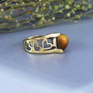 Anillo de Mujer con Piedra Natural de Ojo de Tigre, Bañado en Oro de 18K, con Diseño de Corazón Recortado - Product Image 4
