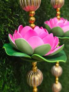 Guirlande suspendue en fleurs de lotus en mousse avec boules Gota et Ghungroo pour mariage indien, Diwali, temple de Ganesh, décoration murale et de porte - Product Image 3
