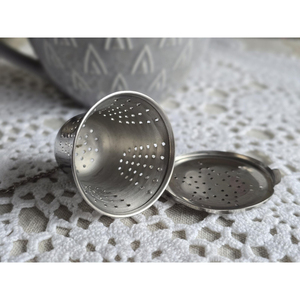 Standard Design Metal <b>Infuser</b> with Sleek Silver Shaded Finished Perfect for Kitchenware Coffee <b>Tea</b> and Espresso Brewing Supplies - Product Image 4