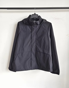 Chaqueta Bomber Ligera de Lona Negra, Cortavientos, Unisex, Resistente al Agua, Cuello Alto, Manga Raglán, Personalizable con Logotipo - Product Image 5