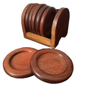Posavasos Redondos de Madera de Nogal, Útiles en la Oficina, el Hogar y el Hotel, para Servir Té y Café, Artesanías - Product Image 1