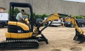 Mini excavadora CAT 303 CR completamente nueva – Peso: 7,782 lbs, Potencia del motor: 23.6 HP en venta - Product Image 2