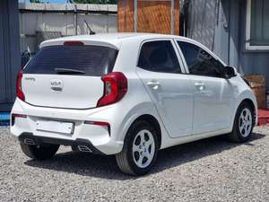 Voiture compacte 4 portes blanche d'occasion, Kia Picanto Hatchback 2022, véhicule urbain, voiture d'occasion coréenne - Product Image 2