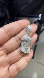 จี้พระเยซูทรงกลมประดับมอสซาไนต์แบบกำหนดเองได้ เงินแท้ 925 สำหรับงานปาร์ตี้ แร็ปเปอร์ เครื่องประดับชั้นดี จี้และชาร์ม - Product Image 4