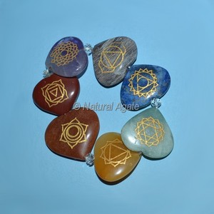 Bracelet ovale gravé des sept chakras - Product Image 5