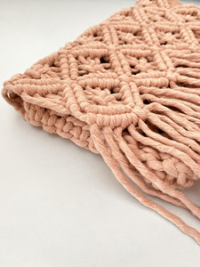 Bolso de Mano Tipo Clutch con Flecos de Macramé y Cuentas de Seda, con Cierre Magnético, Tamaño Personalizado, para Compradores Mayoristas de Boutique - Product Image 5