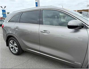 Kia Sorento SX V6 AWD 2017 légèrement usagée en bon état - Product Image 2