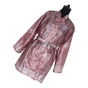 KS013 Robe longue kimono bohème indienne faite à la main en soie vintage imprimée florale, vêtement de nuit, peignoir, robe de plage ethnique d'été - Product Image 5