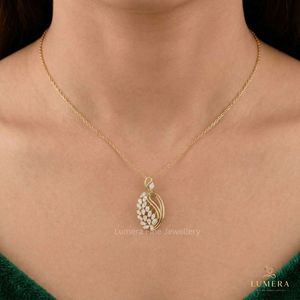จี้เพชรทรงหยดน้ำจาก Leaf Spray Lab Grown Diamond ประดับสร้อยคอทองคำแท้ทรงกลมเจียระไนแบบ Openwork Filigree เครื่องประดับแฟชั่นเพชร - Product Image 1