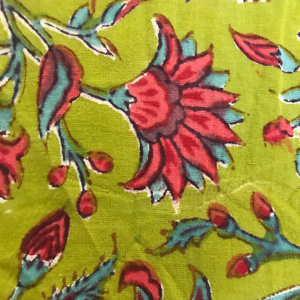 Tissu en coton imprimé à la main – Motif floral audacieux sur fond vert lime |   Vente en gros de textiles indiens - Product Image 1