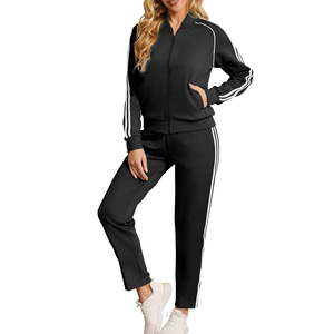 Ensemble de survêtement décontracté 2 pièces pour femme avec haut zippé et taille élastique – Survêtement coupe-vent de haute qualité pour femme - Product Image 1