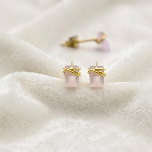 ต่างหูหุ้มทองเหลืองประดับโรสควอตซ์ทรงสี่เหลี่ยมขนาด 6x4 มม. ชุบทอง 14K พร้อมตัวล็อคแบบเกลียว ของขวัญ - Product Image 1