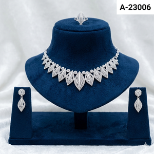 Conjunto de Collar y Pendientes Florales Chapados en Oro Indio de Última Moda para Mujer, Joyería para Compromiso y Boda - Product Image 3