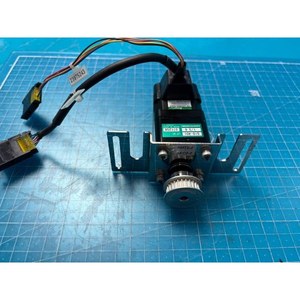 SANYO DENKI 103F5505-70CEA5 มอเตอร์สเต็ปเปอร์ 2 เฟส ใช้แล้วตามสภาพเดิม อะไหล่อุปกรณ์เซมิคอนดักเตอร์รุ่นเก่า - Product Image 2