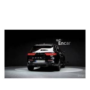 Genesis GV70 2.5T 2024, Gasolina, 2WD, con Caja de Cambios Automática, Asientos de Cuero, Cámara Trasera - 4,714 km - Product Image 4