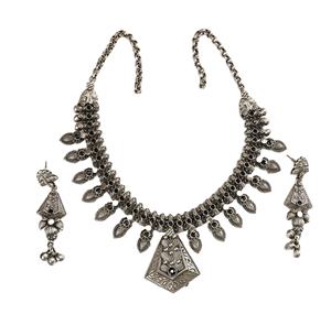 Conjunto de Collar y Pendientes con Aspecto de Plata Oxidada, con Piedra Negra y Pendientes a Juego - Product Image 1