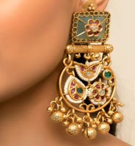 Boucles d'oreilles ethniques dorées avec pierres, style traditionnel, pour femmes et filles, pour les soirées, pour les tenues de soirée, collection de mode - Product Image 2