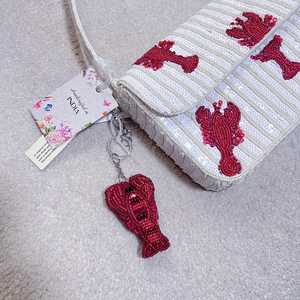 กระเป๋าถือทรงสี่เหลี่ยมผ้าฝ้ายปักลายกุ้งมังกรทำมือจากอินเดีย - Product Image 3