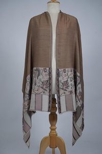 Châle/Stole de luxe en cachemire doux et laine fine pour femme – Chaud, léger, design élégant avec bordure florale tissée – Tendance et raffiné - Product Image 6