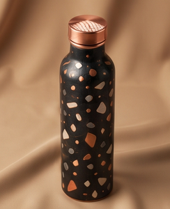 Bouteille en cuivre pur émaillée avec logo personnalisé, base noire, motif en pierre terrazzo, vaisselle ayurvédique, fabricant OEM ODM - Product Image 1