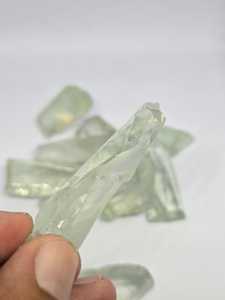 Pierre de cristal d'améthyste verte brute naturelle, pointe irrégulière de quartz, pierre précieuse brute - Product Image 2