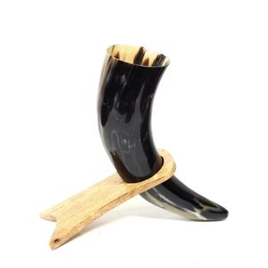 Cuerno Vikingo Artesanal Ecológico y Duradero para Beber, Cuerno Auténtico de Buey/Búfalo, Copa para Cerveza con Borde de Latón y Punta de Lobo Nórdico - Product Image 4