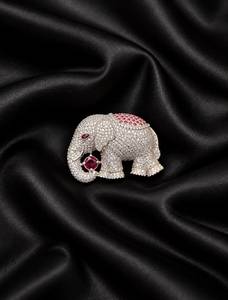 Broche éléphant de luxe en argent 925 avec pierre précieuse couleur rubis et diamants CZ, bijou animalier pour femme, fournisseur en gros - Product Image 3