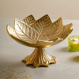 Bol décoratif doré sur piédestal, fait main en métal, organiseur de fruits et légumes, plaqué or, décoration de cuisine et de maison, accent de luxe, idéal pour un cadeau. - Product Image 6