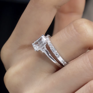 Bague de fiançailles en diamant taille émeraude, argent 925, sertissage pavé, style classique, bijoux fins pour femmes - Product Image 3
