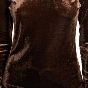 เสื้อยืดแขนยาวคอกลมผ้ากำมะหยี่สีน้ำตาลเข้มทรงปกติเสื้อกำมะหยี่ลำลองเสื้อสตรีทแวร์เสื้อกำมะหยี่สีพื้น - Product Image 5