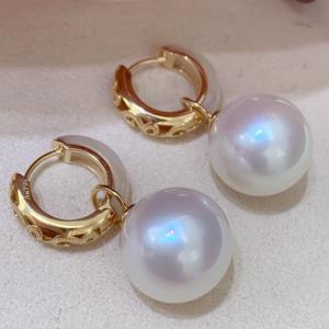 Pendientes de Plata de Ley S925 con Nariz de Cerdo y Perlas de Agua Dulce de 10-11 mm, Diseño Redondo de Alta Gama - Product Image 1