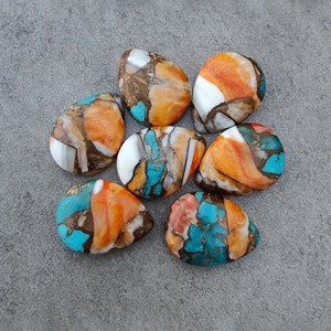 Cabochon en turquoise naturelle d'huître barbelée, calibré, en forme de poire à dos plat |   Bijoux faits à la main en pierres précieuses - Product Image 4