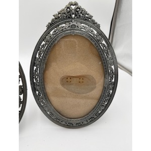 Oval Brass Photo <b>Frame</b> <b>with</b> Daisy Pattern Embossed Design Handmade Tabletop Vertical Oriental Style - Product Image 6