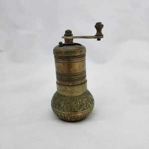 Ensemble salière et poivrière en bois naturel fait main avec plateau de service, ensemble d'ustensiles de cuisine professionnels pour épices, 3 pièces - Product Image 4