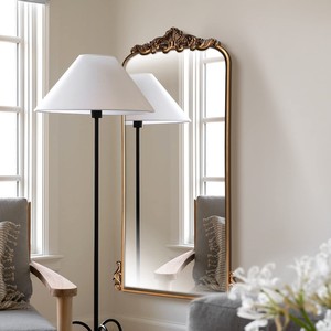 Miroir mural ovale en bois avec cadre de design traditionnel peint à la main |   Bois de pin durable et écologique provenant de l'Uttar Pradesh - Product Image 4