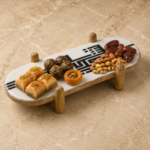 Plateau de présentation artisanal en bois de manguier avec des motifs d'art islamique modernes pour des expériences culinaires sophistiquées - Product Image 2