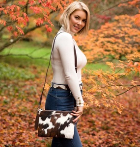 Bolsos de mano de cuero con pelo de vaca para mujer, fabricante de bolsos de moda para damas de negocios, bolsos de mano con logotipo personalizado - Product Image 3