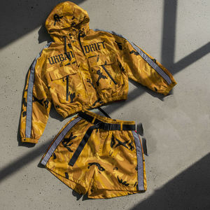 ชุดเสื้อแจ็คเก็ตและกางเกงขาสั้นผ้าฟลีซสีแดงขาวสำหรับผู้ชาย Money Mafia Clothing สไตล์สตรีทแวร์ ระบายอากาศได้ดี ผลิตจากโพลีเอสเตอร์ ลายหัวกะโหลก เหมาะสำหรับฤดูใบไม้ร่วง - Product Image 4