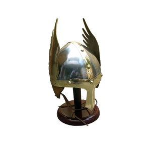 Casco de metal brillante de alta calidad con acabado de acero resistente para eventos de disfraces y decoración del hogar - Product Image 4