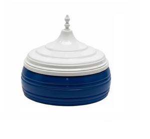 Casserole bleue avec couvercle blanc, compatible avec l'esthétique des cuisines modernes et traditionnelles. - Product Image 5