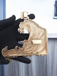 Pendentif Ocean Wave 22 en Moissanite Givrée, Bijou Hip Hop, Émail Bleu, Plaqué Or, Pièce de Luxe Tendance - Product Image 3